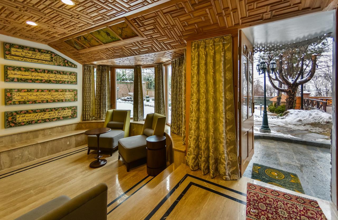 Hotel Metropolis Srinagar  Ngoại thất bức ảnh