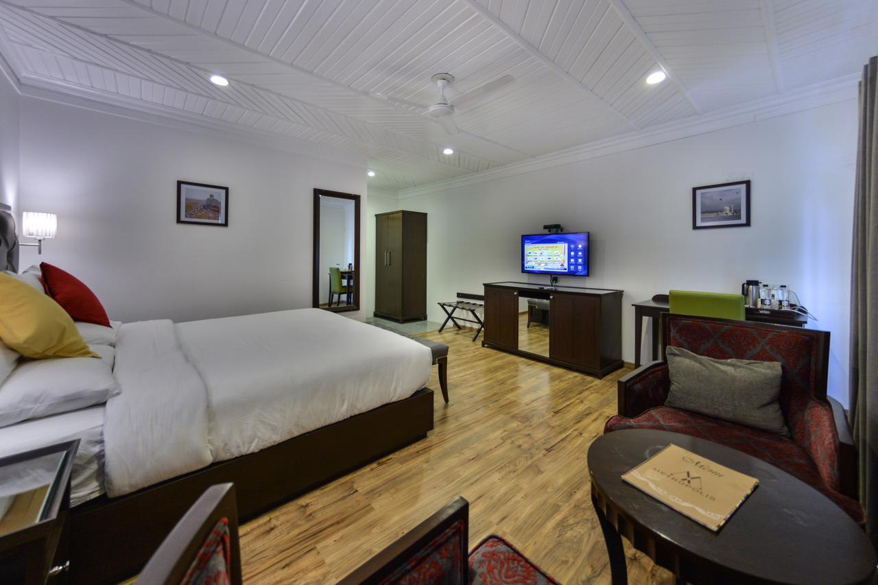 Hotel Metropolis Srinagar  Ngoại thất bức ảnh