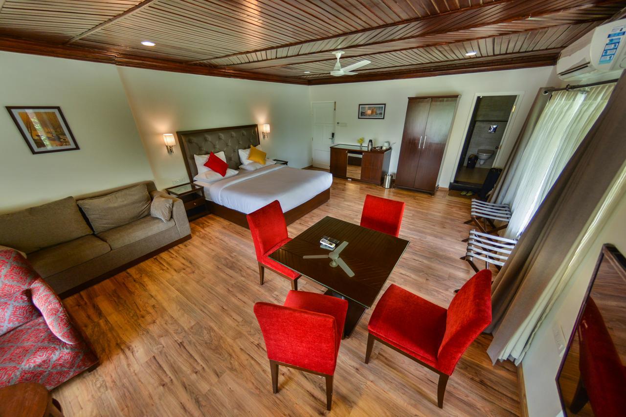 Hotel Metropolis Srinagar  Ngoại thất bức ảnh
