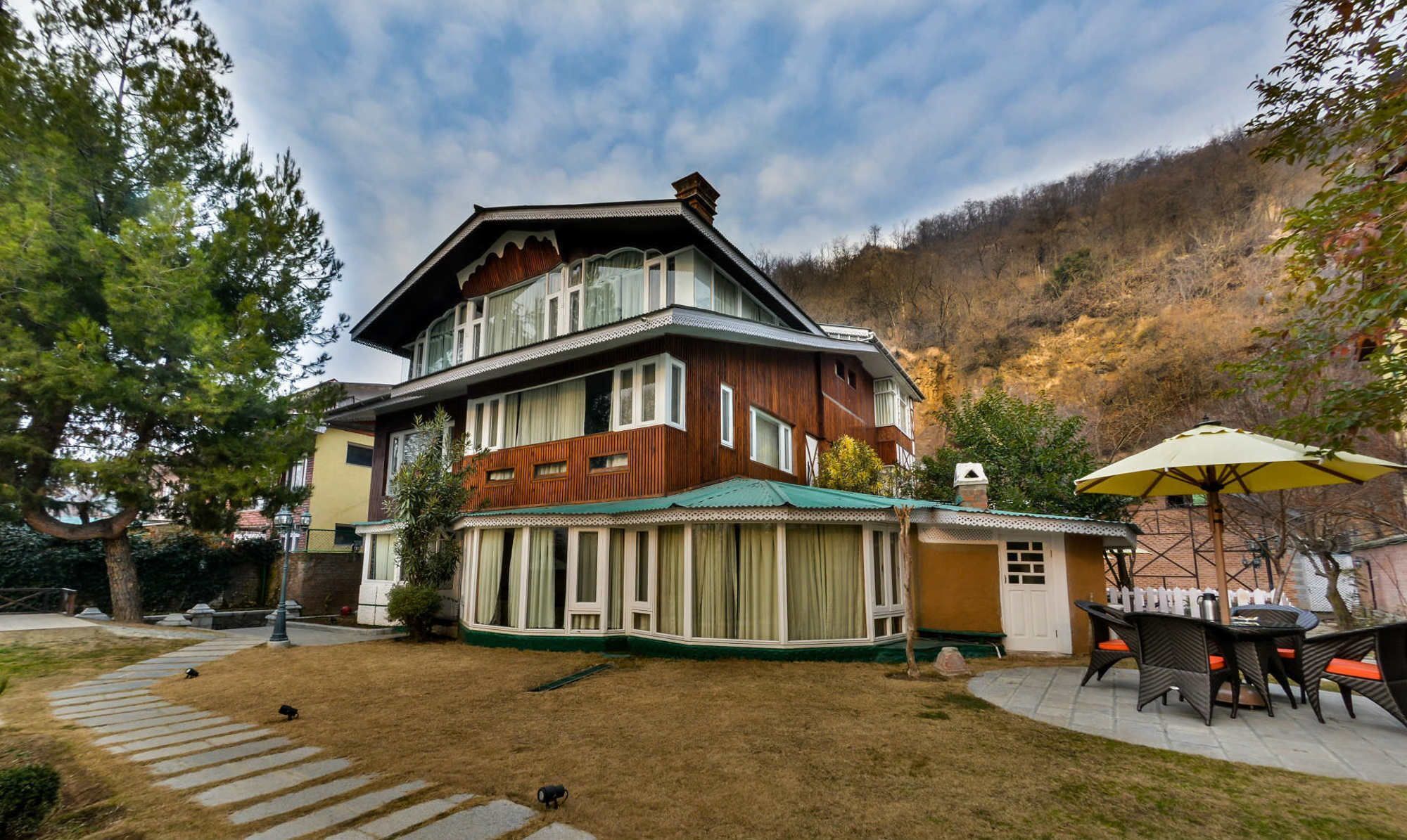 Hotel Metropolis Srinagar  Ngoại thất bức ảnh